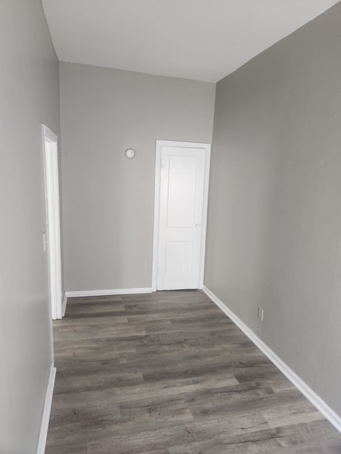 Building Photo - 307 Greenwood