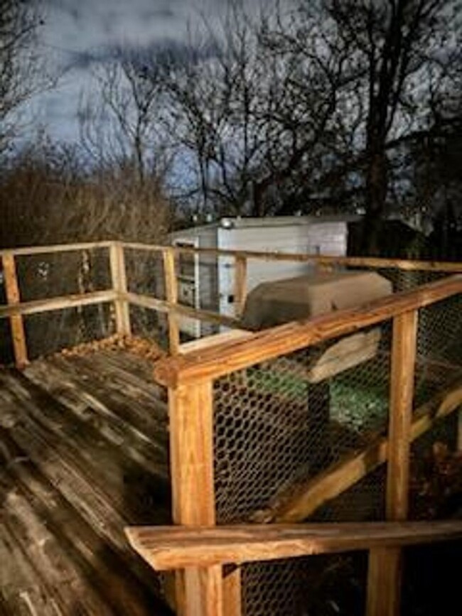Building Photo - 12 Riverview Lane Bettendorf, IA 52722 - 4...
