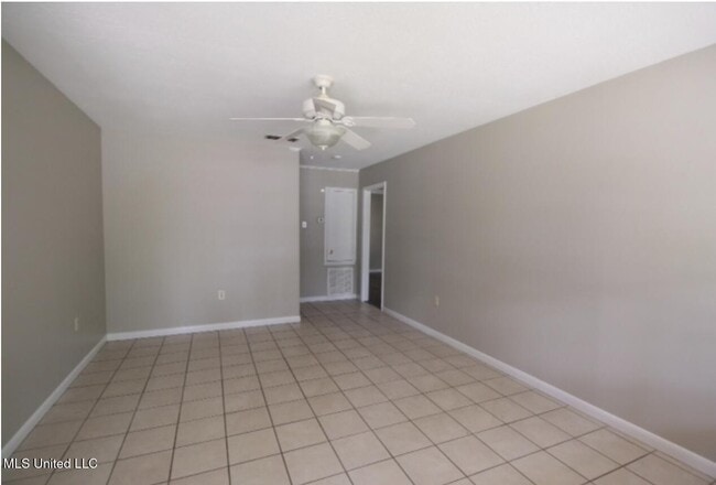 Building Photo - 714 N 29th Ave