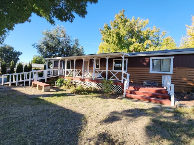 Building Photo - 8260 Sherwood Blvd