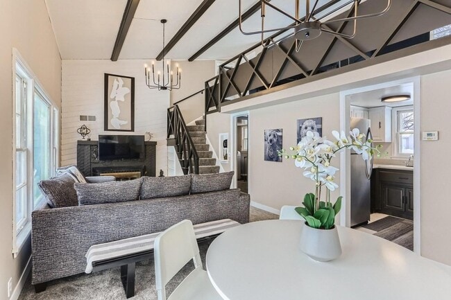 Building Photo - 5636 Twin Lake Terrace N