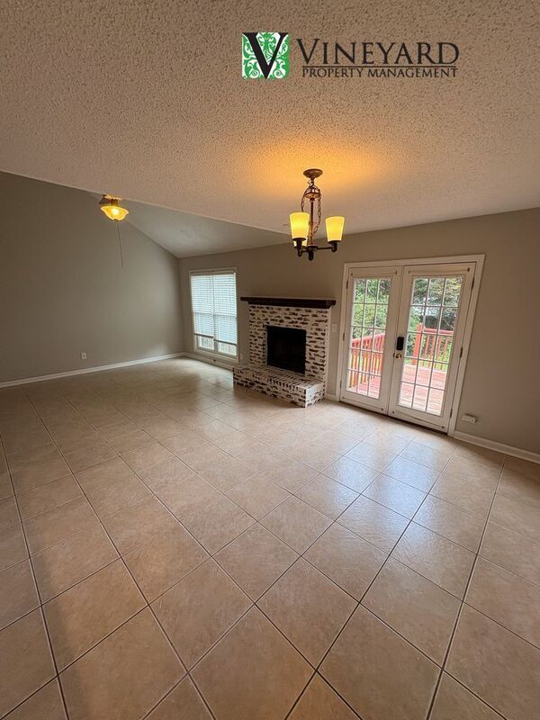 Building Photo - 6085 Sand Wedge Cir
