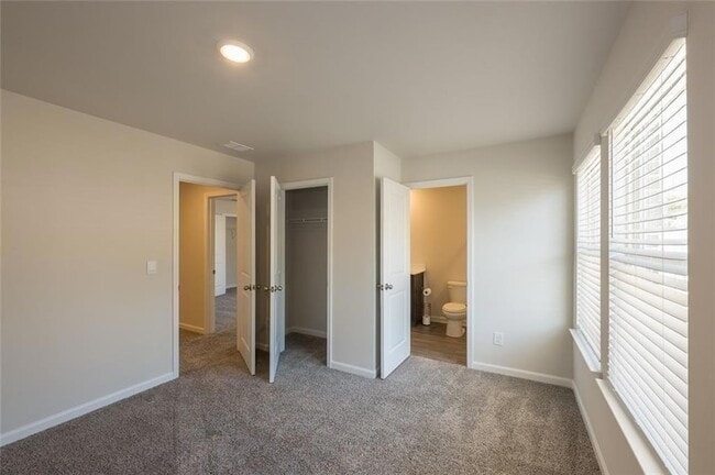 Building Photo - 345 Timberland Ave