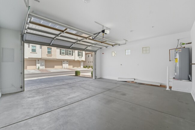 Building Photo - Like Brand New Luxurious Modern 3 Bedroom 2 Bath Townhome in Warner Meadow – Rare Rental Opportun...