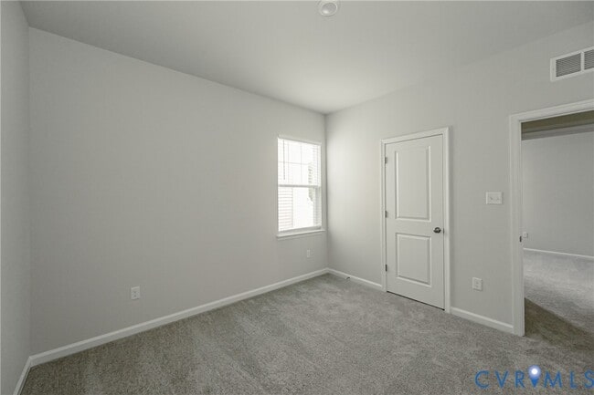 Building Photo - 6467 Fennec Run