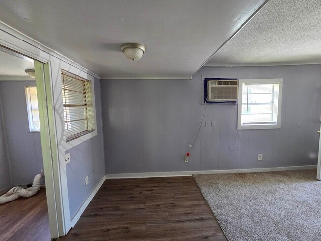 Building Photo - 1320 Faxon Ave