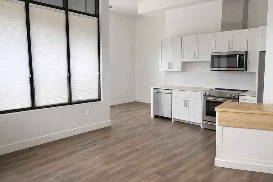 Building Photo - 10300 San Pablo Ave