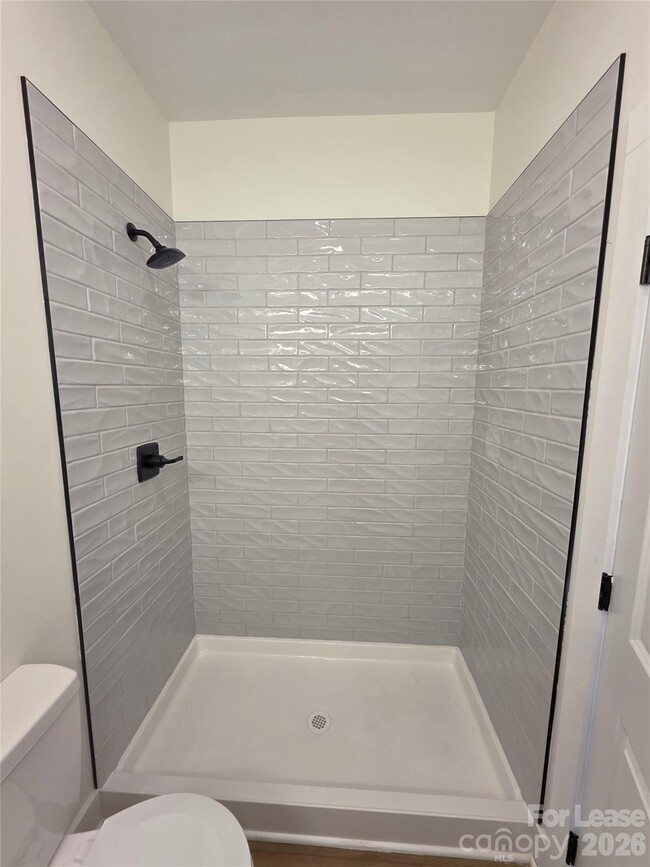 Building Photo - 126 Heath St