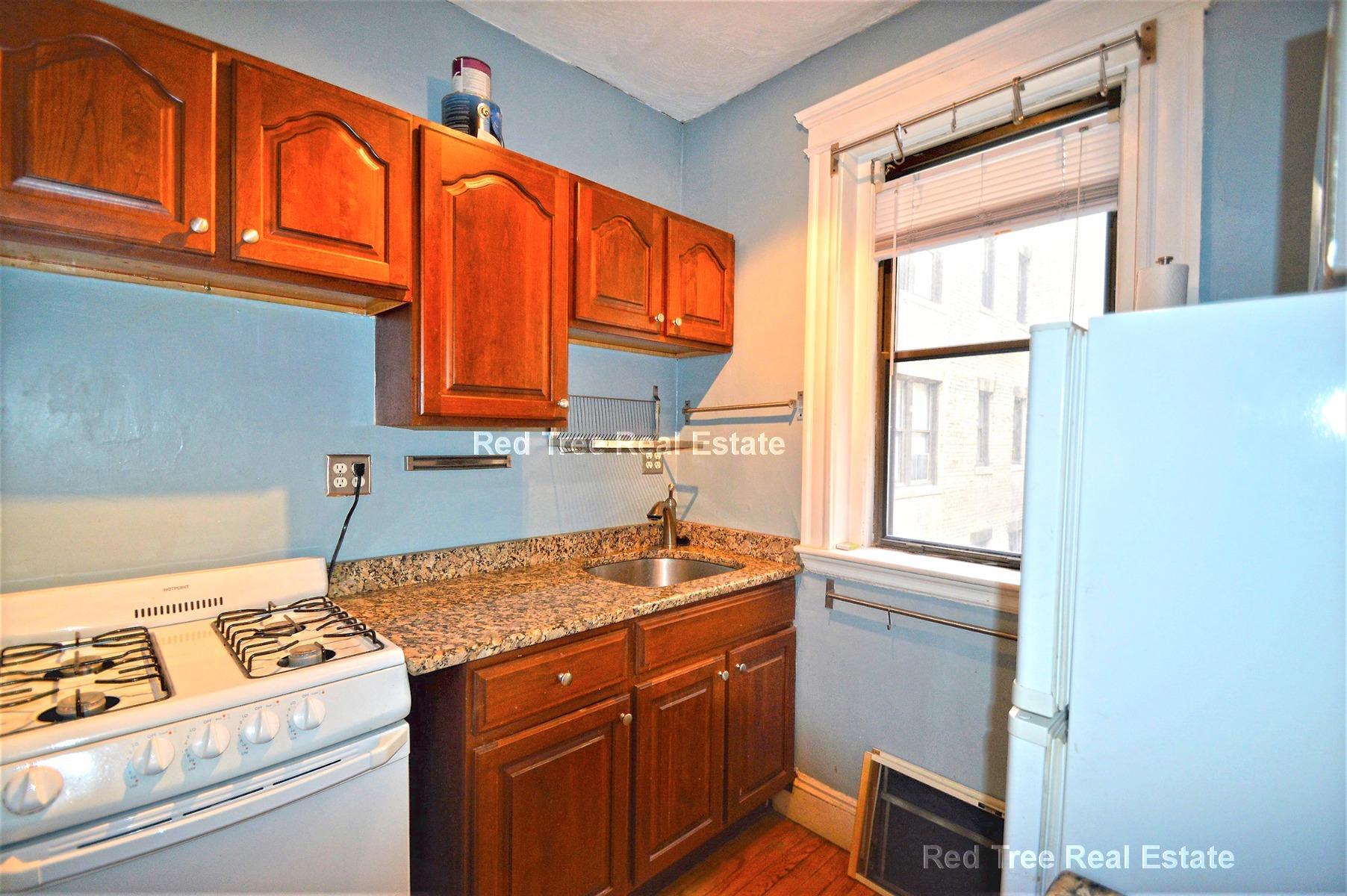 Building Photo - 15 Park Dr