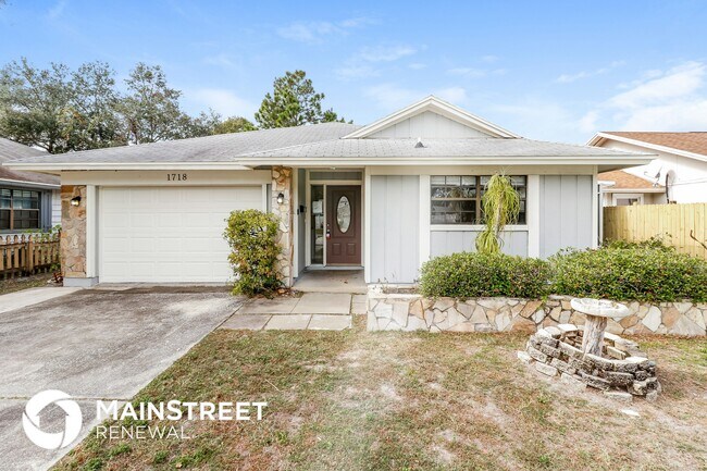 Building Photo - 1718 Tall Pines Dr