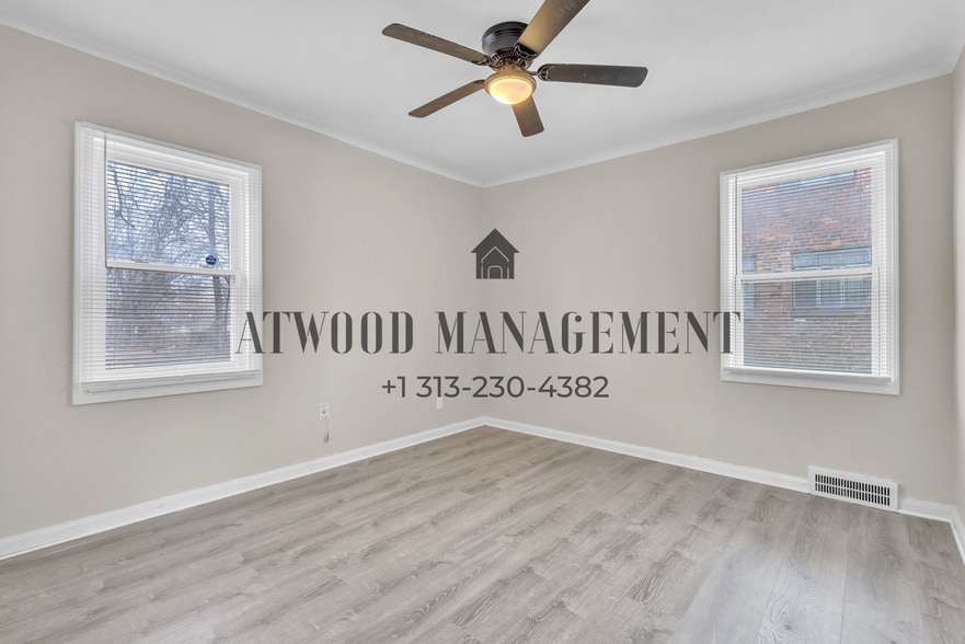 Building Photo - This beautifully updated 3-bedroom, 1-bath single-family home is ready for move-in!