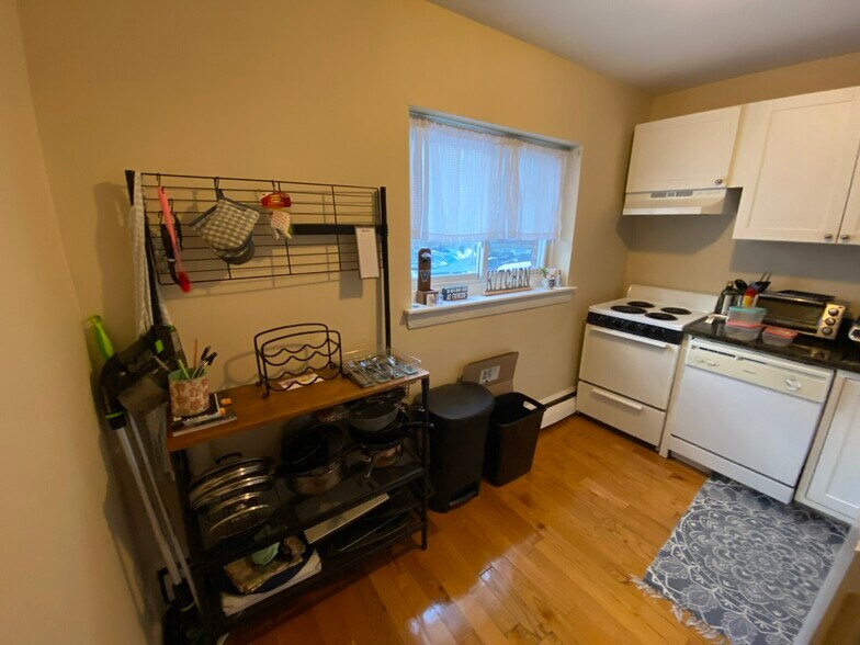 Building Photo - 61 Selkirk Rd