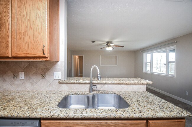 Building Photo - 13607 Elm Ct