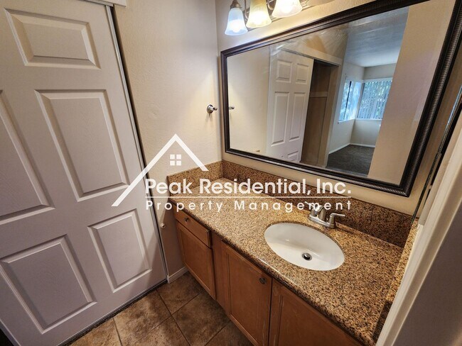 Building Photo - 3715 Tallyho Dr