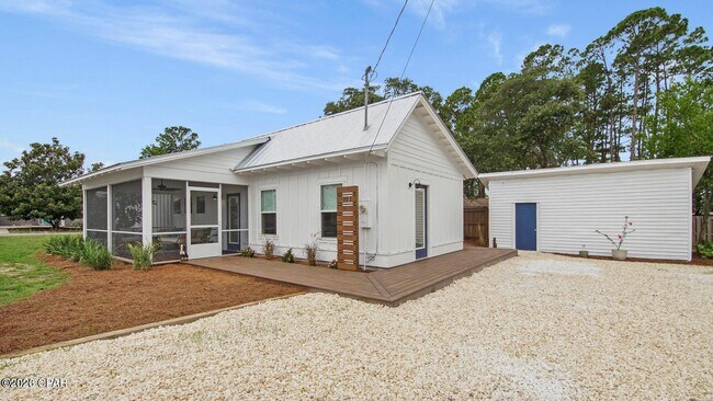Building Photo - 307 Dolphin Dr