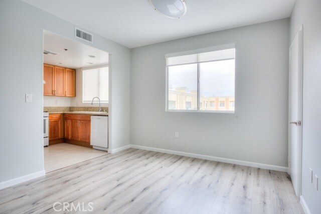 Building Photo - 580 W Main St