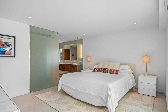 Building Photo - 35 Castle Harbor Isle Dr