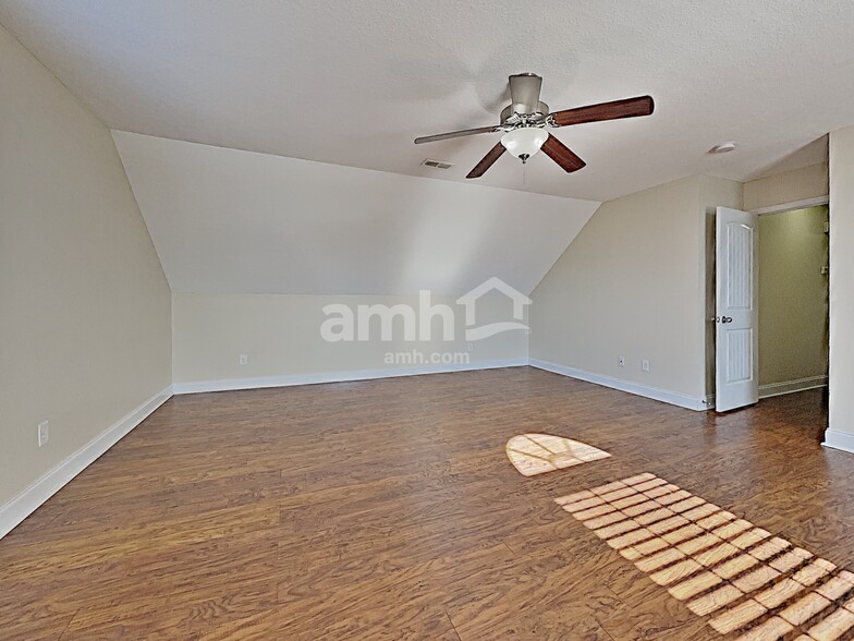 Building Photo - 4712 Dawn Oaks Ln