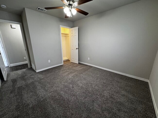 Building Photo - 1311 Alpine Dr