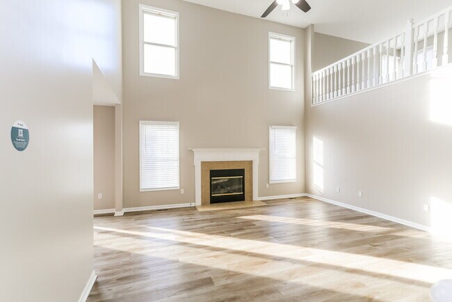 Building Photo - 467 Wheatfield Dr