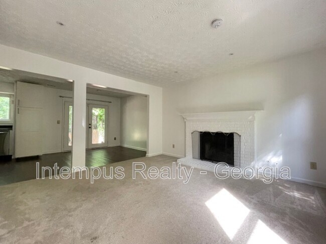 Building Photo - 10440 Virginia Pine Ln