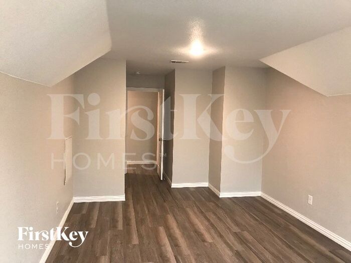 Building Photo - 7376 Parkside Pl Dr