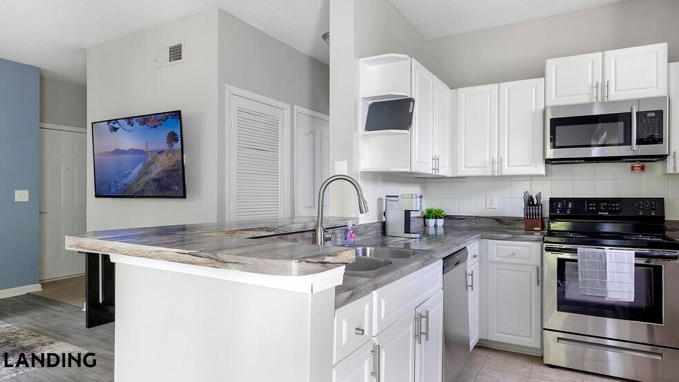 Building Photo - 100 Peyton Pl SW