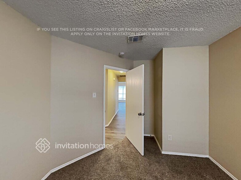 Building Photo - 10220 Cypress Hills Dr