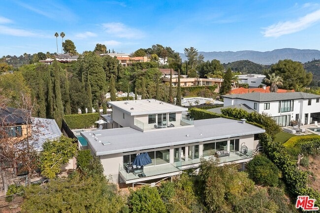 Building Photo - 2189 Summitridge Dr