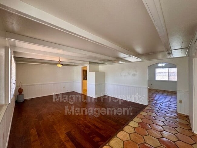 Building Photo - 29820 Thornhill Dr