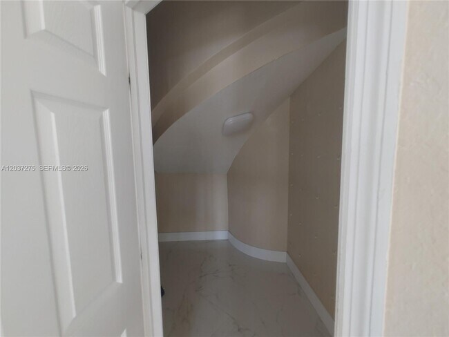 Building Photo - 21872 SW 95th Pl