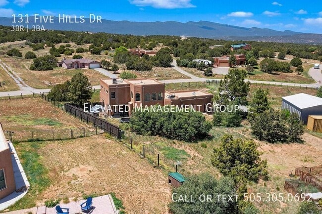 Building Photo - 131 Five Hls Dr