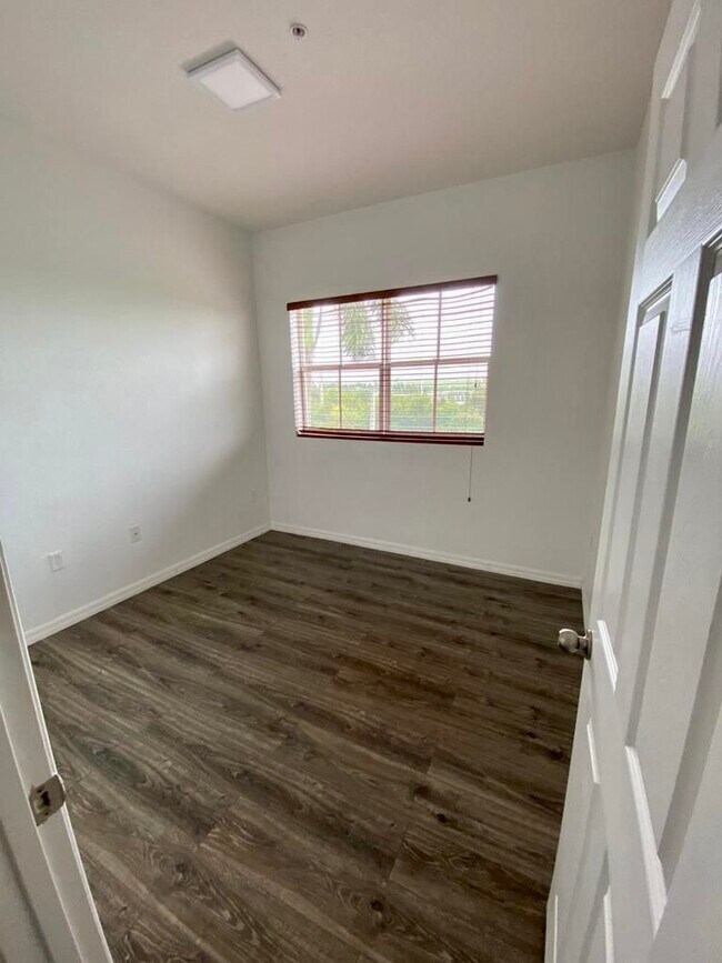 Building Photo - 8899 NW 107th Ct