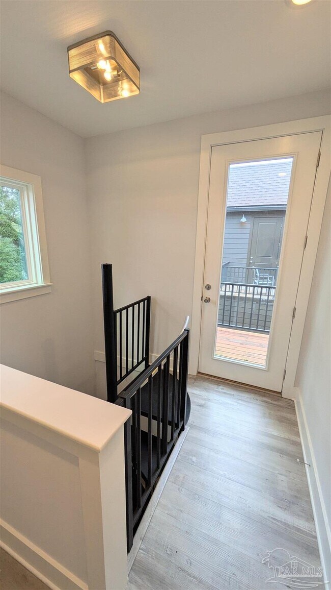 Building Photo - 379 S Clubbs St