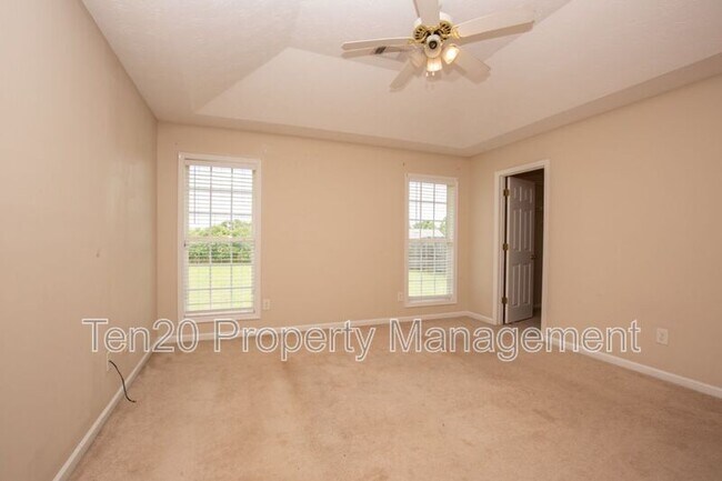 Building Photo - 39 Farmbrook Dr