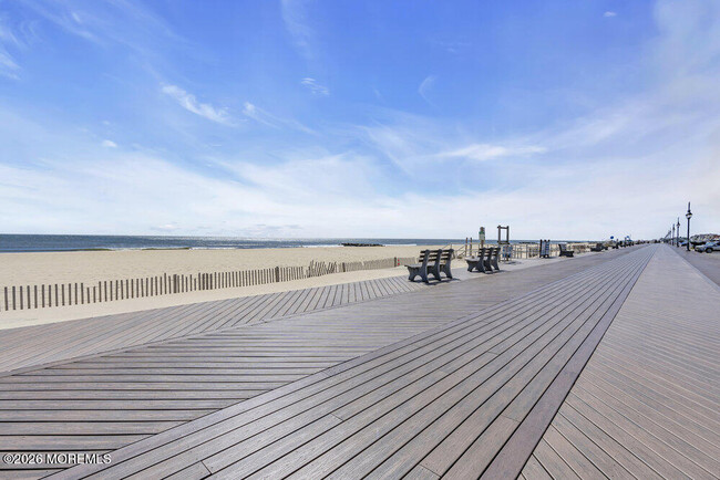 Building Photo - 120 10th Ave