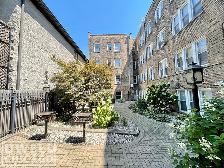 Building Photo - 2610 N Kimball Ave