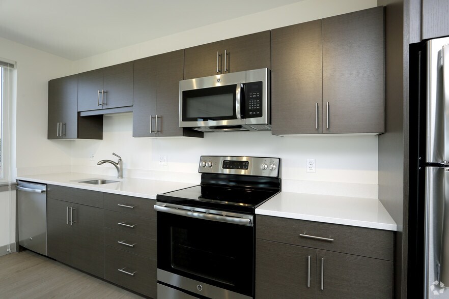 Interior Photo - The Beverly Collection: Flats at 131