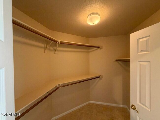 Building Photo - 9216 S 47th Pl