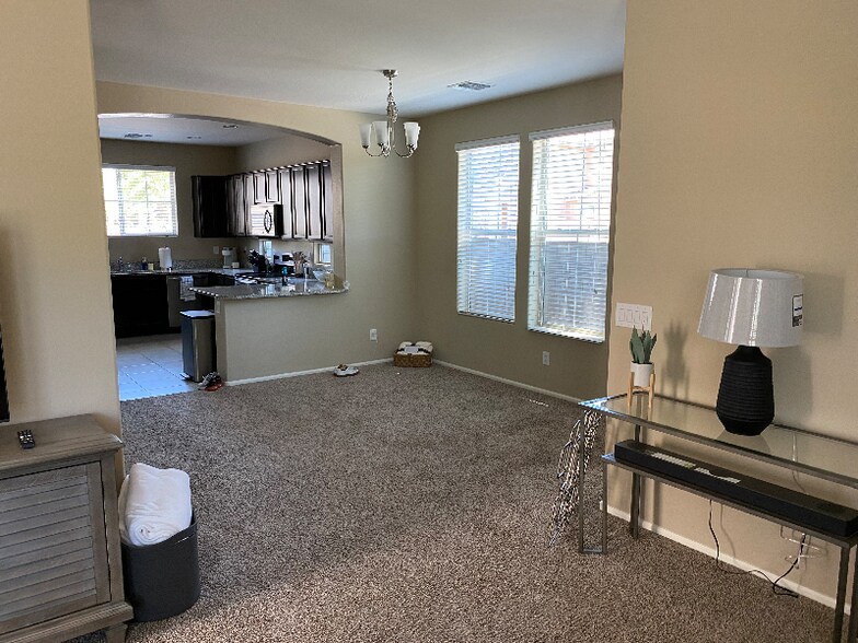 Building Photo - 7742 W Palm Ln