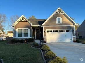 Building Photo - Like New 2018 Built First Floor 3 Bed/2 Ba...