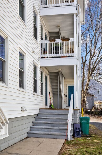 Building Photo - 179 County St