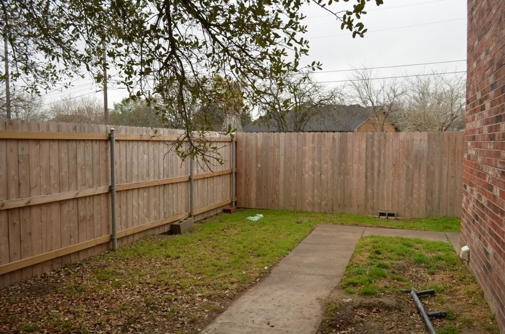 Building Photo - AUGUST 2026 PRE-LEASE Wonderful 3 Bed, 3 Bath Duplex Walking Distance from Campus!