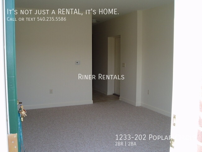 Building Photo - 1233 Poplar Cir