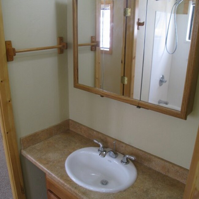 Building Photo - 3 Bedroom, 2 Bath Home in French Creek!  N...