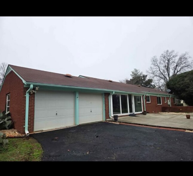 Building Photo - 1501 Griffith Rd