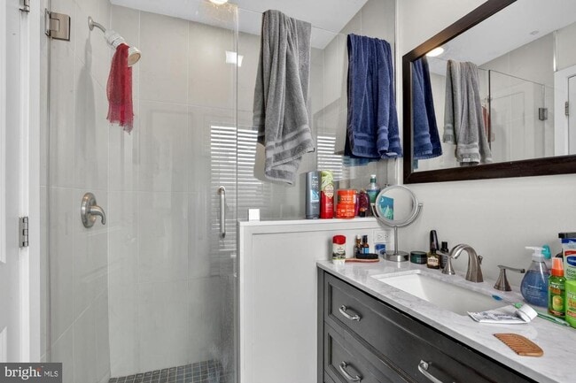 Building Photo - 1241 S 28th St