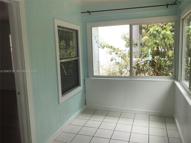 Building Photo - 429 49th St