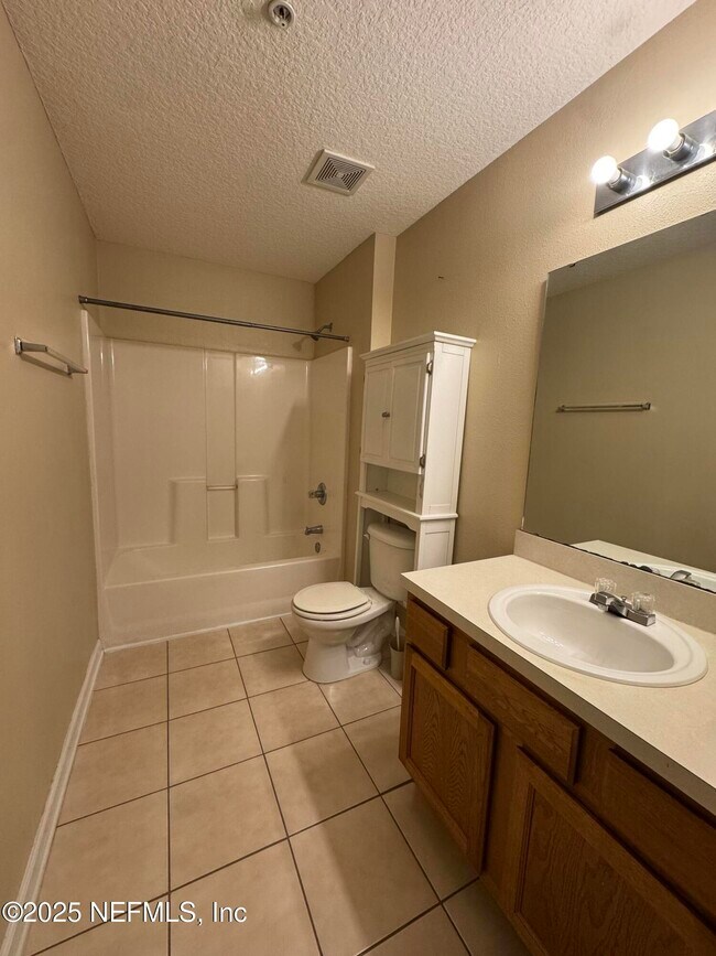 Building Photo - 6093 Maggies Cir