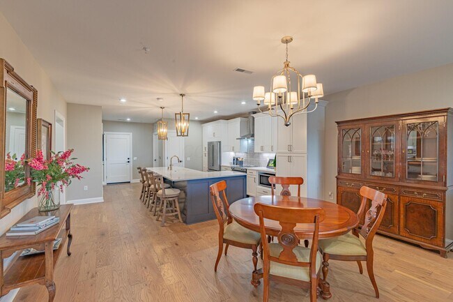 Building Photo - 5211 Highpointe Lakes Dr